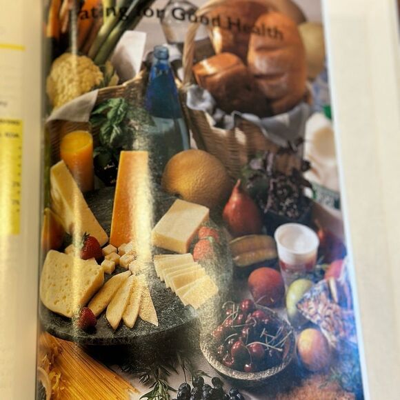 1993 Betty Crocker New Choices 1st edition cookbook. Illustrated hardback - Picture 8 of 10